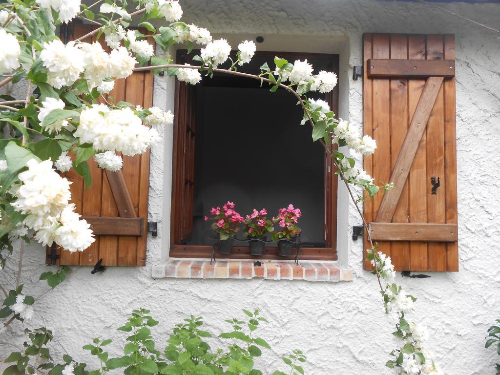 Aux Marguerites Villa Sainte-Genevieve-les-Gasny Cameră foto